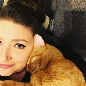 Meet your Posher, Felicia